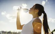 Chế độ dinh dưỡng và đồ uống giải nhiệt mùa hè giúp bảo vệ sức khỏe