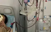 Chỉ ăn trái cây 10 ngày giảm 13kg, người đàn ông suýt mất mạng vì biến chứng nguy hiểm