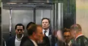 Chủ tịch OpenAI bác bỏ cáo buộc của Elon Musk về mô hình hoạt động