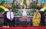 Chủ tịch Quốc hội thăm Phó Pháp chủ Giáo hội Phật giáo nhân Đại lễ Phật đản