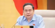 Chủ tịch Quốc hội Trần Thanh Mẫn ký các nghị quyết về công tác cán bộ