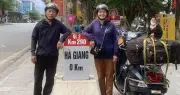 Chồng 70 tuổi, 11 năm lái xe máy đưa vợ xuyên Việt thực hiện lời hứa khi còn trẻ