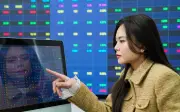 Chứng khoán dự báo tích cực nhưng lưu ý rủi ro rung lắc và phân hóa