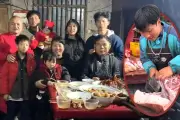 Chàng trai 21 tuổi bán thịt lợn nuôi 6 em, mơ ước giảng đường dang dở