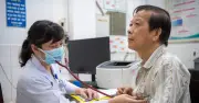 Chính phủ đặt mục tiêu hết năm 2026 toàn dân được khám sức khỏe định kỳ miễn phí