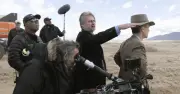 Christopher Nolan: 'Không hứng thú' với công nghệ, dùng điện thoại nắp gập