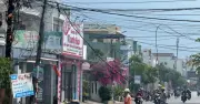 Cháy trụ điện ở Quảng Ngãi, người phụ nữ bỏ xe tháo chạy