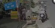 Clip rùng rợn: Cô gái bị máy ép nước mía cuốn xoay nhiều vòng ở TP.HCM