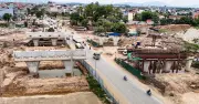 Cận cảnh nút giao Vành đai 4 và Quốc lộ 6: Trụ cầu dần thành hình