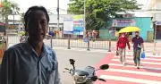 Công nhân hết cảnh leo rào nguy hiểm nhờ mở dải phân cách tỉnh lộ 8