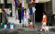 Công nhân quần quật vẫn khó tích lũy: Giấc mơ an cư xa vời