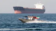 Căng thẳng Mỹ-Iran leo thang tại eo biển Hormuz: Cuộc đối đầu ngoại giao pháo hạm