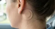 Cảnh báo: Miếng dán chống say xe nguy hiểm cho trẻ dưới 12 tuổi