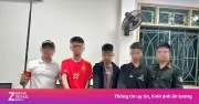 Cảnh sát 141 bắt 2 'quái xế' giấu súng hoa cải, hung khí nguy hiểm