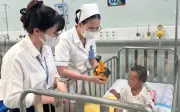 Cập nhật tình hình sức khỏe bé trai 2 tuổi bị mẹ bạo hành ở TP.HCM