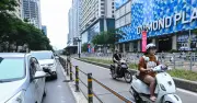 CSGT Hà Nội phân làn đảo chiều ở 2 tuyến đường để chống ùn tắc