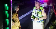 CSGT phạt tài xế vì hành khách ngồi ghế sau không thắt dây an toàn