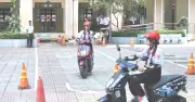 CSGT TP.HCM hướng dẫn học sinh nhận diện 'điểm mù' xe tải tránh tai nạn