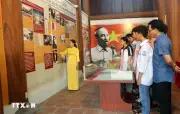 Cắt tượng địa chỉ đón Bác Hồ về thăm động viên nhân dân