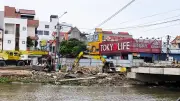 Cầu Bất Nạo thi công dang dở, người dân Phú Thái khốn khổ vì kẹt xe