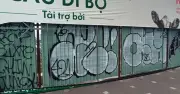 Cầu đi bộ vượt sông Sài Gòn 1.000 tỉ đồng bị phá hoại liên tục