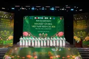 Cuộc thi sắc đẹp kết hợp trực tuyến và trực tiếp, tôn vinh văn hóa Việt