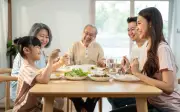 Dù khó khăn đến đâu, cha mẹ cũng đừng xin con 2 điều này