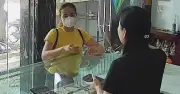 Danh tính người phụ nữ cướp tiệm vàng rồi lên xe máy bỏ trốn