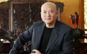Diễn viên 'Đường Tăng' Trì Trọng Thụy tiều tụy trong tang lễ vợ, từ bỏ khối tài sản 6,8 tỷ USD