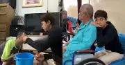 Diễn viên Đào Hoa Hậu gánh cả nhà: Mẹ mất vì Covid, cha già anh khuyết tật