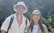 Diệp Lâm Anh và Phạm Kiên chinh phục đỉnh Đá Đỏ trong chuyến trekking lãng mạn