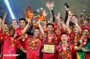 Dàn sao Công an Hà Nội rạng rỡ trong ngày nâng cúp vô địch V-League 2025/26