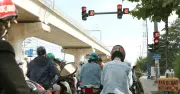 Dừng đèn đỏ sai làn có thể bị phạt tới 22 triệu đồng