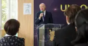 Du học thách thức: Chi phí tăng, visa khó, sinh viên tìm giải pháp học tại chỗ