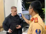 Du lịch Khánh Hòa đau đầu xử lý khách nước ngoài quậy phá