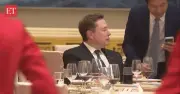 Elon Musk chụp ảnh cùng kỳ phùng địch thủ tại Trung Quốc