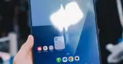 Galaxy Z Fold8 cuối cùng cũng sẽ có màn hình không nếp gấp như iPhone Fold