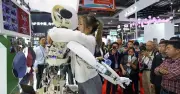 Gen Z Trung Quốc dùng AI 'hồi sinh' người yêu cũ: An ủi hay nguy cơ?