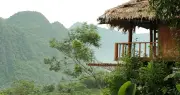 Ghế khu nghỉ cách Hà Nội 160km trốn nắng nóng, khách tiêu chưa hết 2 triệu/người