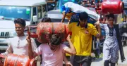 Giá gas tăng gấp 4 lần, làn sóng công nhân Ấn Độ ồ ạt bỏ thành phố về quê