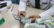Giá USD ngân hàng tăng trong tuần, USD thế giới giảm