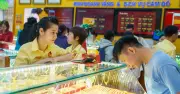 Giá vàng hôm nay 26/5/2026: Vượt 4.573 USD, hướng đến 4.600 USD