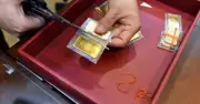 Giá vàng SJC giảm 500.000 đồng mỗi lượng, chênh lệch mua bán 3 triệu