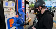 Giá xăng dầu hôm nay 11/4: Diesel giảm còn hơn 27.000 đồng/lít