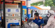 Giá xăng dầu tăng mạnh từ chiều nay, xăng RON95 vượt 25.500 đồng/lít