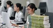 Gánh nặng chính sách tiền tệ: Áp lực lạm phát và tăng trưởng