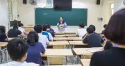 Hà Nội: 401 thí sinh bỏ thi môn Ngoại ngữ, 2 em bị đình chỉ ngày đầu