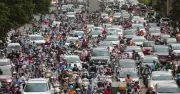 Hà Nội dự kiến hạn chế xe cá nhân từ năm 2035, hỗ trợ chuyển đổi phương tiện xanh