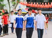 Hà Nội: Hai thí sinh mang điện thoại vào phòng thi môn Toán lớp 10