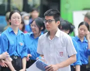 Hà Nội: Thí sinh hồi hộp bước vào môn thi đầu tiên kỳ thi lớp 10